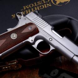 PISTOLET NIGHTHAWK CUSTOM 1911 COMMANDER BULL COMMANDER