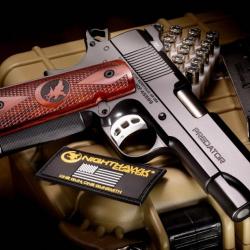 PISTOLET NIGHTHAWK CUSTOM 1911 COMMANDER PREDATOR II