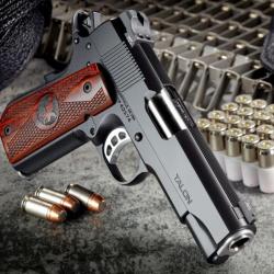 PISTOLET NIGHTHAWK CUSTOM 1911 COMMANDER TALON II WITH CONCEALED CARRY CUT