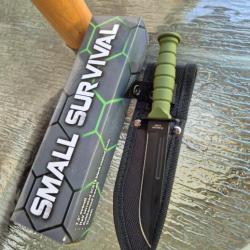 Couteau Small Survival Vert Avec Etui Etat Neuf