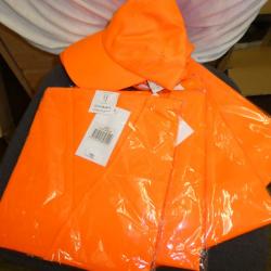 lot ; 4 gilets fluo + 4 casquettes fluo