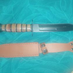 Couteau style Ka-Bar