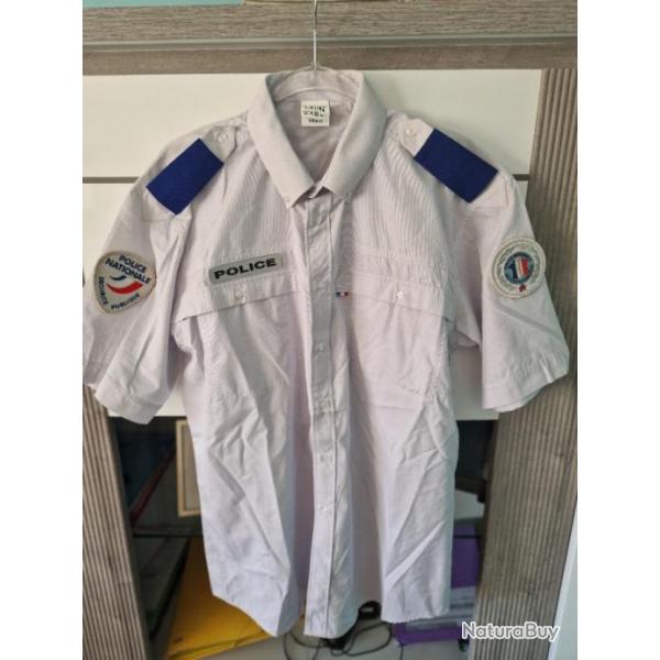 Ancienne chemise police avec ecussons