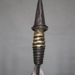 Un rare glaive à lame feuille de saule - Kota/Fang, Gabon, début 20ème siècle