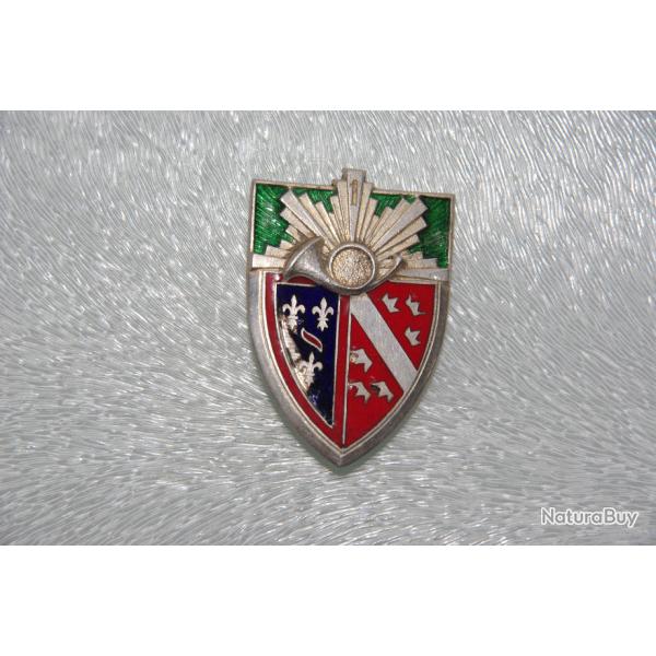 INSIGNE INDOCHINE  :  1  REGIMENT CHASSEURS CHEVAL  ------ D.O.M  EN  ARGENT  ---------------