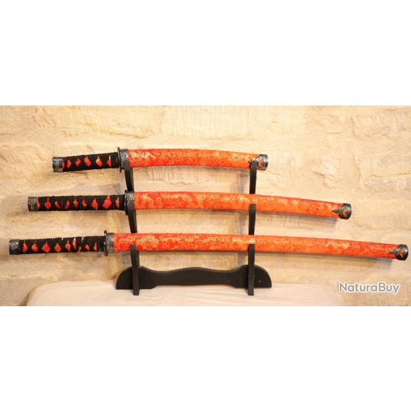 REPRODUCTION Set de 3 sabres japonais  dominance rouge EBR24JAP023