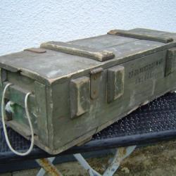 caisse à munitions vide pour 27 grenades modèle 46 epoque guerre Indochine