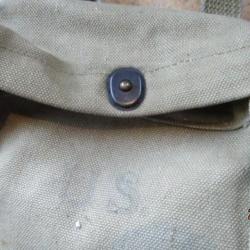 musette US army utilisée porte chargeur PM Thompson Grease gun seconde guerre ww2 Américain 1942