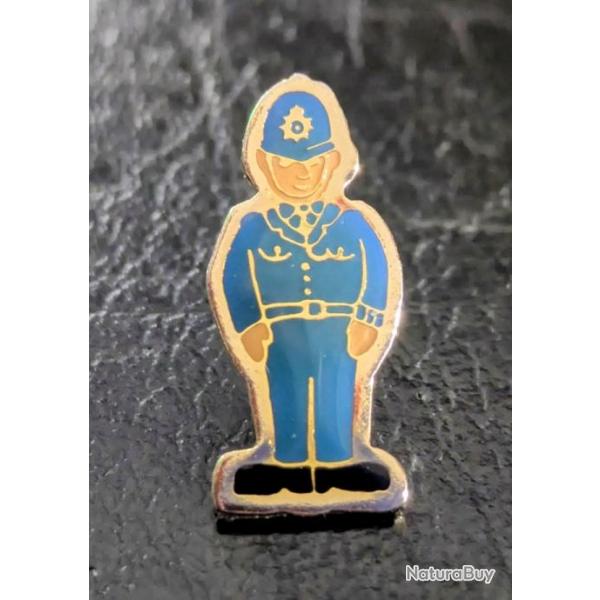 A pins insigne lapel enamel pin badge police policier anglais uk policeman officier pin's  Tres bon