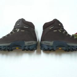 DESTOCKAGE CHAUSSURE GORETEX ET CUIR  CHIRUCA  URALES TAILLES 40 41 44 45 46 47