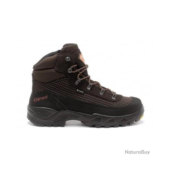 une paire de CHAUSSURE CHIRUCA JAGUAR 50 GORETEX TAILLE 36 OU 39