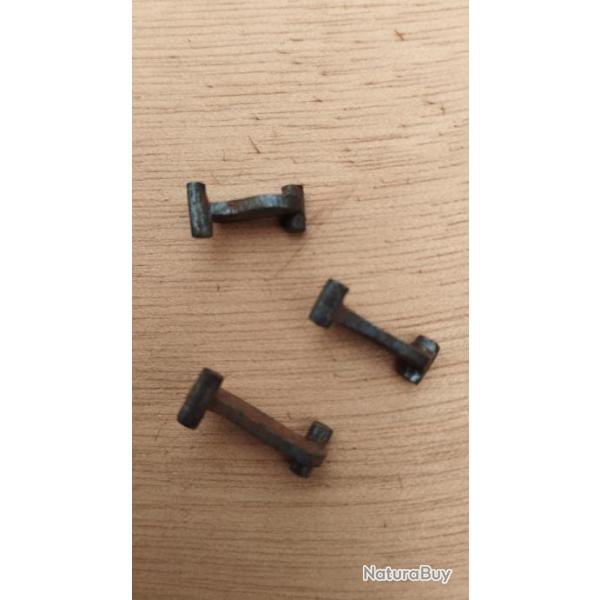 Trois chanettes diffrentes pour ressorts de platine de fusil ou de pistolet.