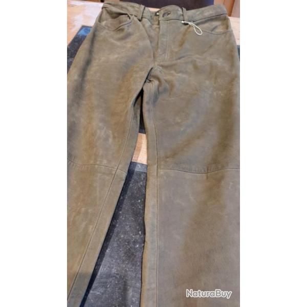 Pantalon de chasse en cuir kaki (buffle) de la marque "Verney Caron" neuf.