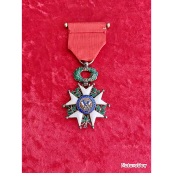 Croix de chevalier de la lgion d'honneur en argent WW2 III rp 9