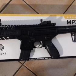 MPX Sig Sauer Cal.4,5 mm  CO2 30 coups+ 3 caps 88gr de CO2+ 1 Visée laser+ 1boite 500 plomb entamée