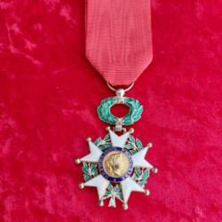 Croix de chevalier de la légion d'honneur en argent WW2 IV° rép 13.