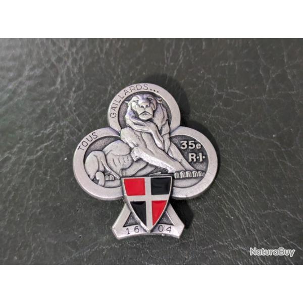 C pins insigne militaire 35e RI regiment d'infanterie trefle lion tous gaillards patch Tres bon etat