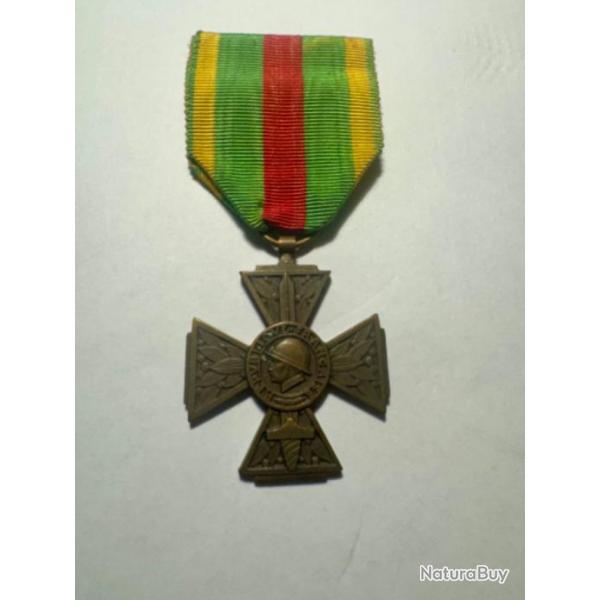 Mdaille Croix Combattant Volontaire 1914-1918, trs bon tat.