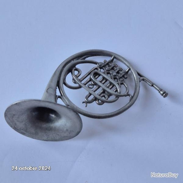 Cor  piston, petite figurine en tain, instrument de musique , cadeau raliste