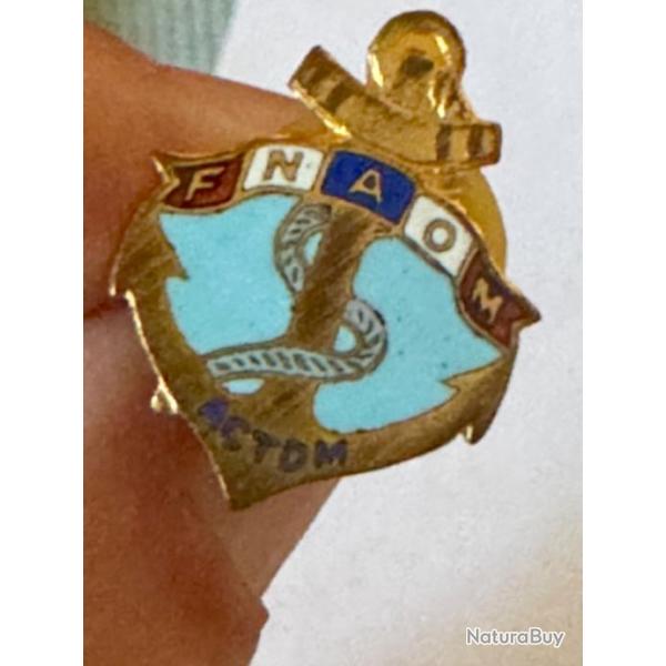 Pins militaire Anciens combattants Outre-Mer insigne FNAOM-ACTDM; rare.