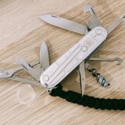 Victorinox couteau suisse Explorer Silvertech