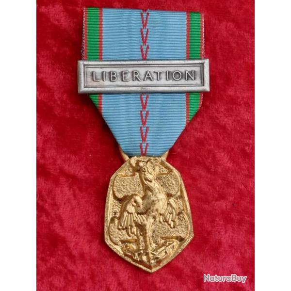 Mdaille commmo de la guerre 39-45 agrafe "libration" 4