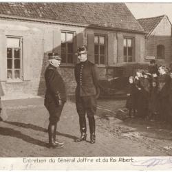 CPA MILITARIA  -  ENTRETIEN DU GÉNÉRAL JOFFRE ET DU ROI ALBERT