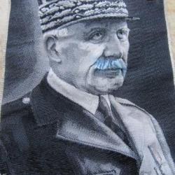 maréchal Pétain Vichy soie tissée WW2 chef état français collaboration insigne politique