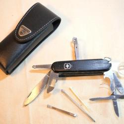 VICTORINOX - Canif Victorinox - à multifonctions 13 fonctions avec son étui - VER24VIC002