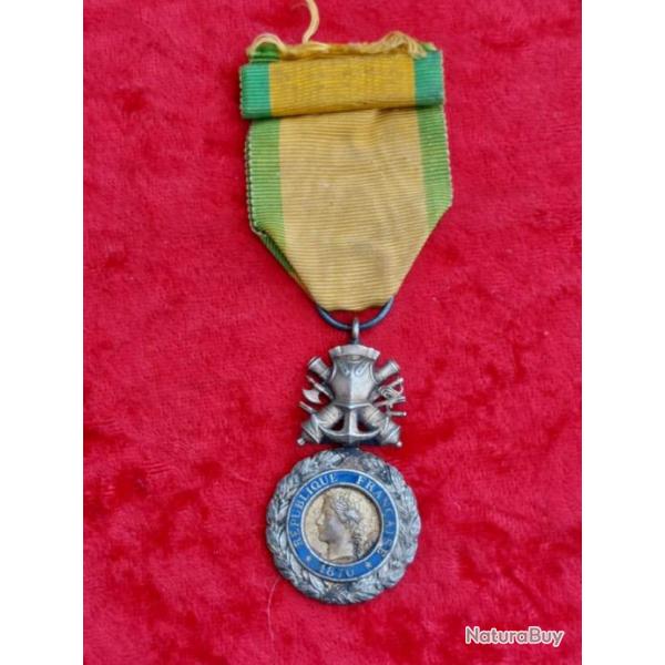 Mdaille militaire avec son rappel 3 rp en argent WW2 1