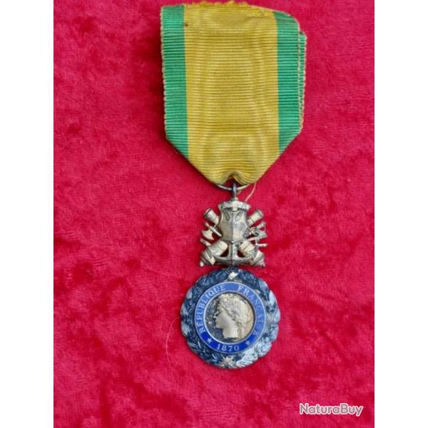 Mdaille militaire avec son rappel 3 rp en argent WW2 4