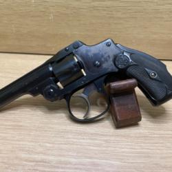 Revolver de marque Smith&Wesson Cal. 32 S&W à 1 sans prix de réserve ! -