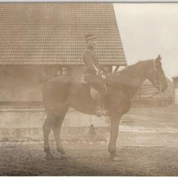 CARTE PHOTO MILITARIA   -  SOLDAT  - CAVALIER