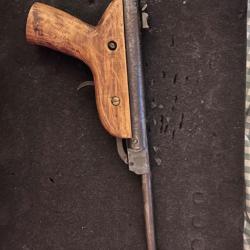 Pistolet à plombs avec manche en bois