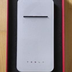 TESLA POWERBANK