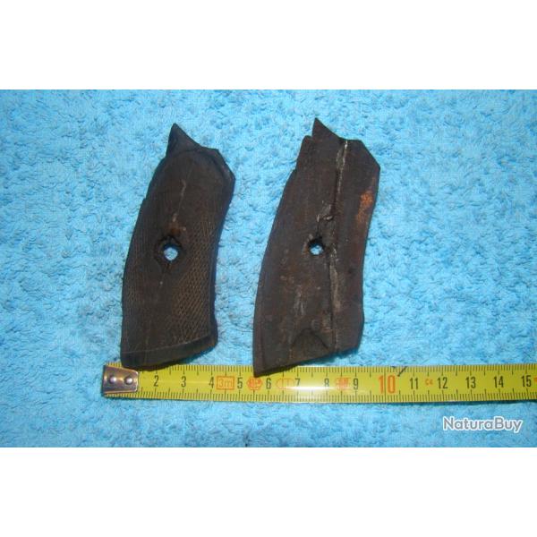 PLAQUETTES DE PISTOLET OU REVOLER A IDENTIFIER 3