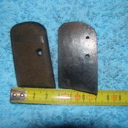 PLAQUETTES DE PISTOLET OU REVOLER A IDENTIFIER 5