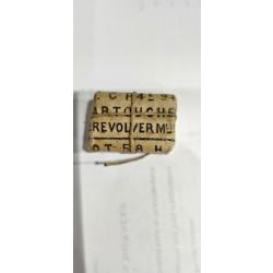 un ballotins en papier du 4e date 1894 6 cartouches revolver 1892 poudre noir Classé en D