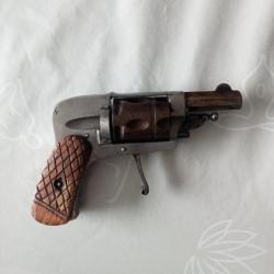 Revolver bulldog bossu belge calibre 8mm92