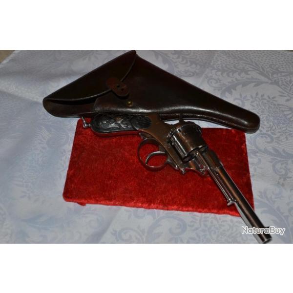 REVOLVER A BROCHE LEFAUCHEUX CALIBRE 12 MM MODELE OFFICIER  AVEC SON ETUI