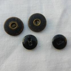 lot de 4 anciens boutons militaires