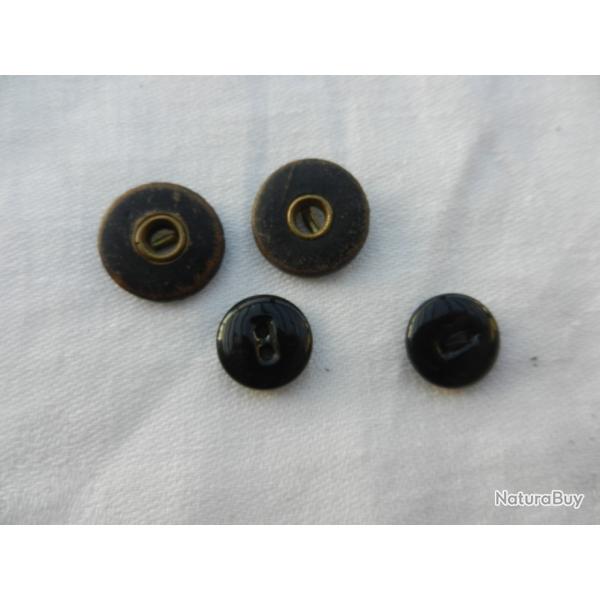 lot de 4 anciens boutons militaires