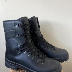 Chaussure rangers ranger's taille 46 neuve militaire