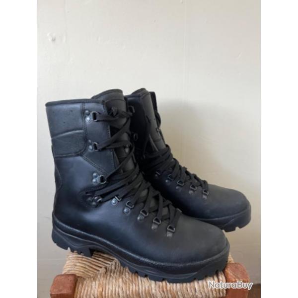 Chaussure rangers ranger's taille 46 neuve militaire