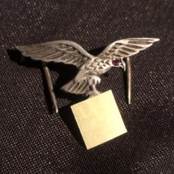 petit insigne allemand aviation aigle WW2 argent et rubis