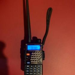 TALKIE WALKIE BAOEFENG UV5R PLUS