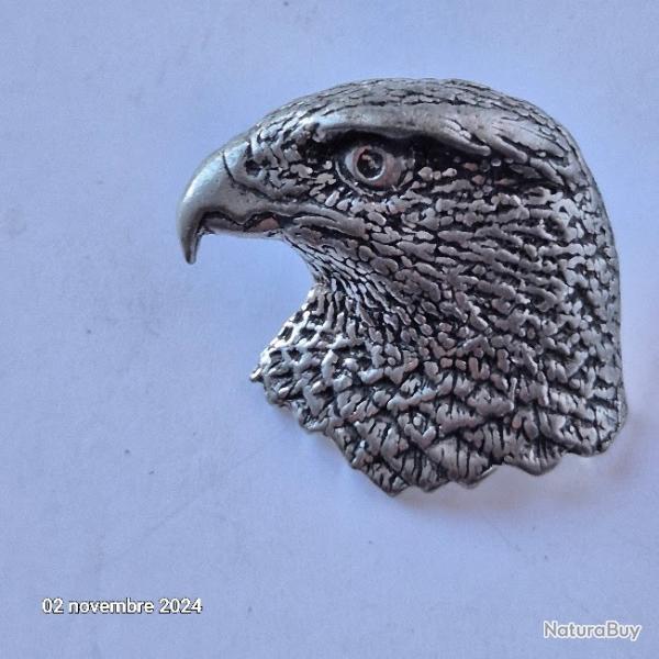 Pins en tain sign Brown,  une  tte d'aigle, animaux, rapace