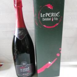 Magnum Perlé de Groseille vin appéritif dans sa boite d'origine