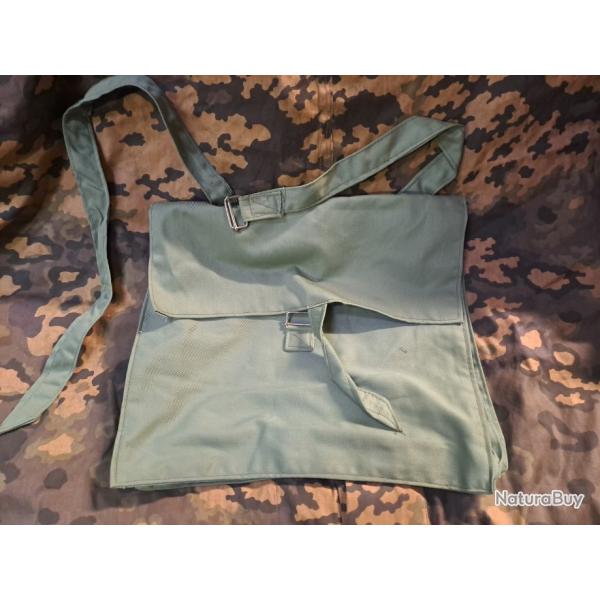 musette arme espagnole fin poque franquiste vert clair ( sac sacoche )