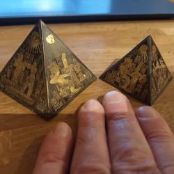 LOT 2 PYRAMIDES ANCIENNES METAL